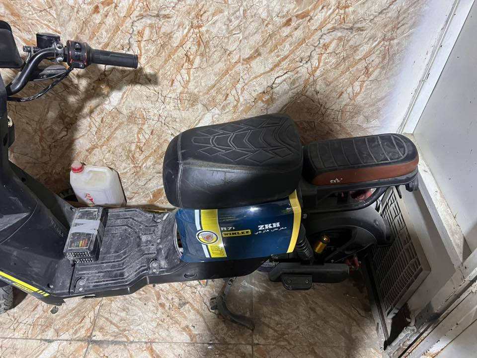 للبيع دراجة R7يرادلها بطاريات رايدها ب 170 مكاني البصرة ياسين خريبط الرقم ***********
