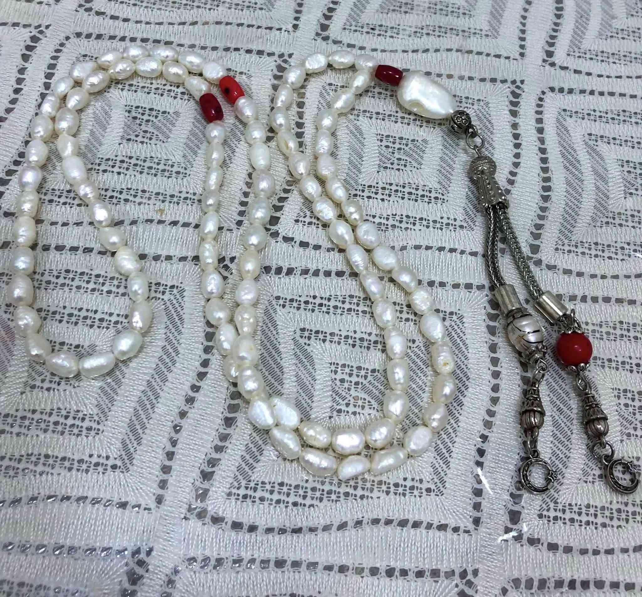لعشاق الجمال سبحه محمل يومي لؤلؤ  فحص   مكانها بعقوبه *********** السعر 150
