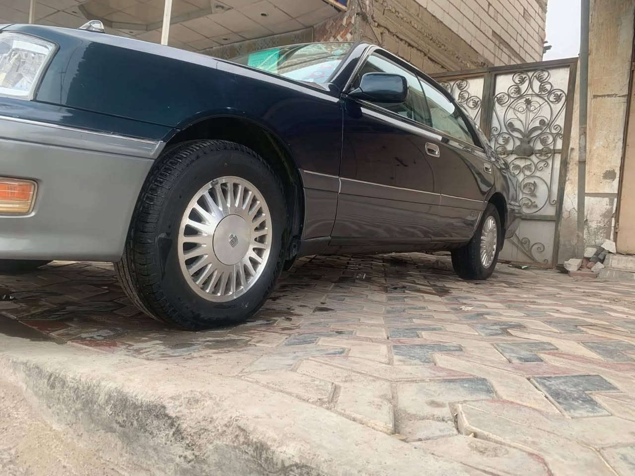 سلام عليكم راس ثور فلات 
سياره جاهزه حداديه تخم تاير كفاله كص ونقل بسمي سنويه لل31تريد وكاله تريد مداور كيفك سياره غاز بانزين محرك فيفتي ثنين ونص فيشتين سياره جاهزه مال جناي سعر 86وبيها مجال مكان السياره البصرة استفسار اكثر اتصل وبخدمتك ***********
