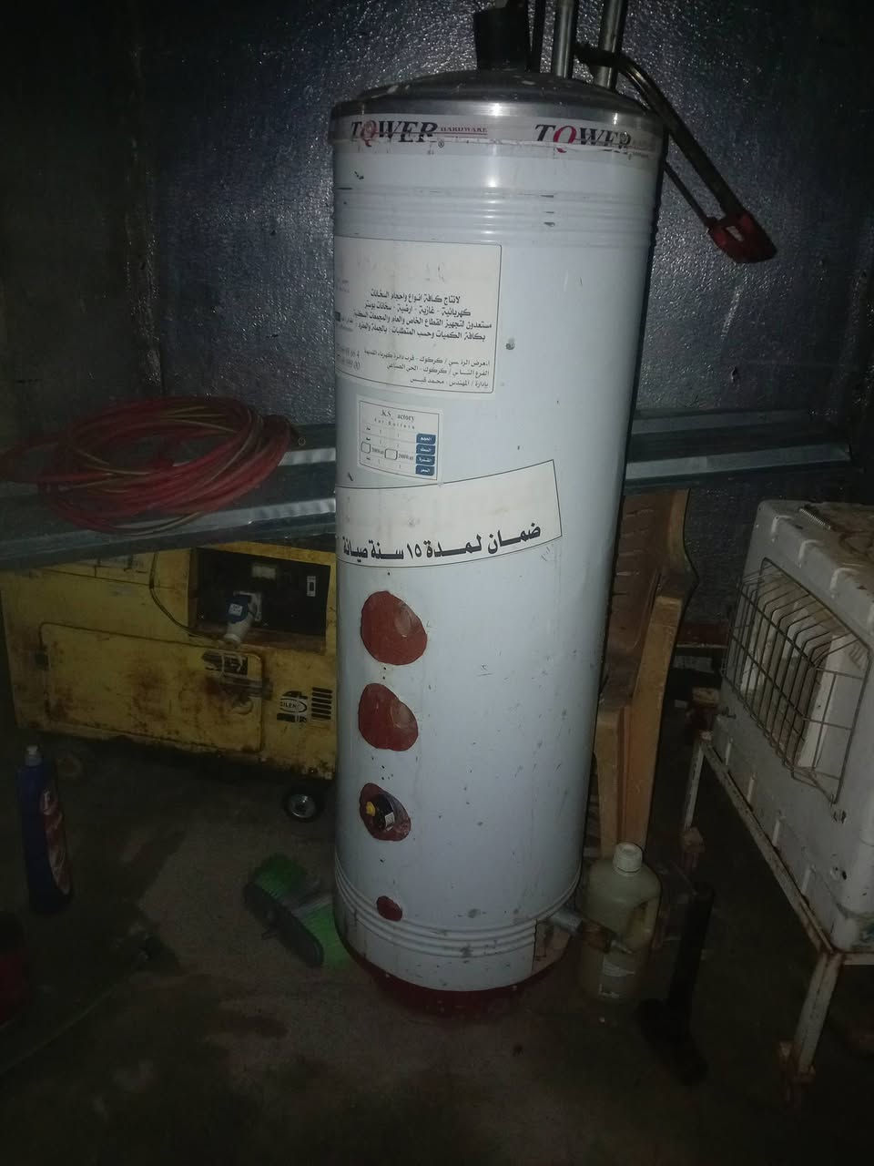 كيزر ١٧٥. لتر غاز وكهرباء بيه ٣ مكانات المنت ٣ملم حقيقي يعني يتحمل بوستر السعر ١٦٠ الف للاستفسار ***********
