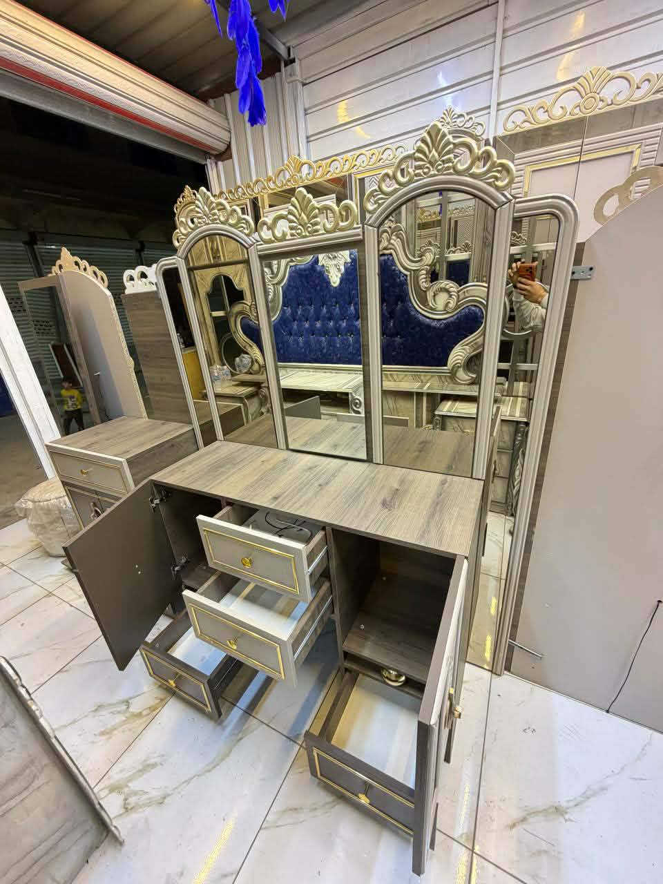 غرفة نوم مستخدمة نضافة 95‎%‎
عدد القطع 11 
نضام بيبان 
موديل حديث 
شغل ثقيل 
ملكية 
انارة شغالة 
كوالتي عالي 
سعرها مليونين 500/مليونين و300
عمولة 50
شد ونقل داخل بغداد مجاني


**إذا كنت صاحب هذا الإعلان وتريد حذفه لأي سبب، رجاءا أرسل رسالة إلى الدعم الفني**