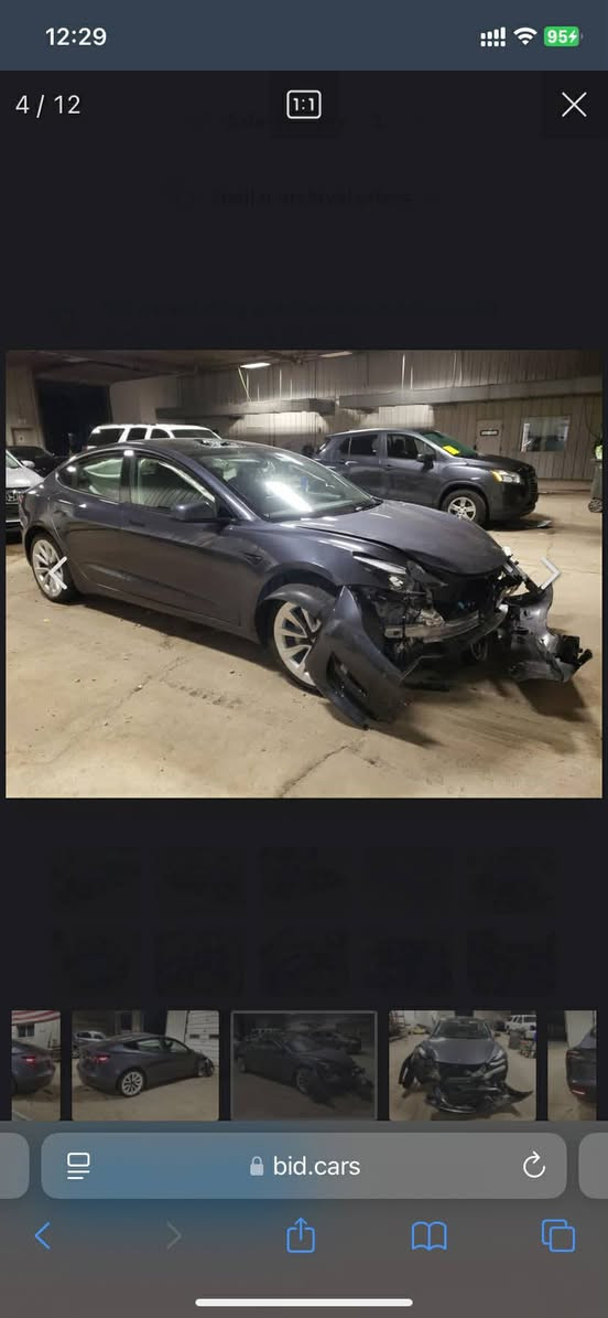 السلام عليكم
تيسلا 3 موديل 23 للبيع او مراوس ب y performance تك ماطور اونلاين ومحدثة اخر تحديث ومثبتة عالتطبيق و قيادة ذاتية  حادثها موجود بالمنشور مكاني بغداد *********** سعرها 170
