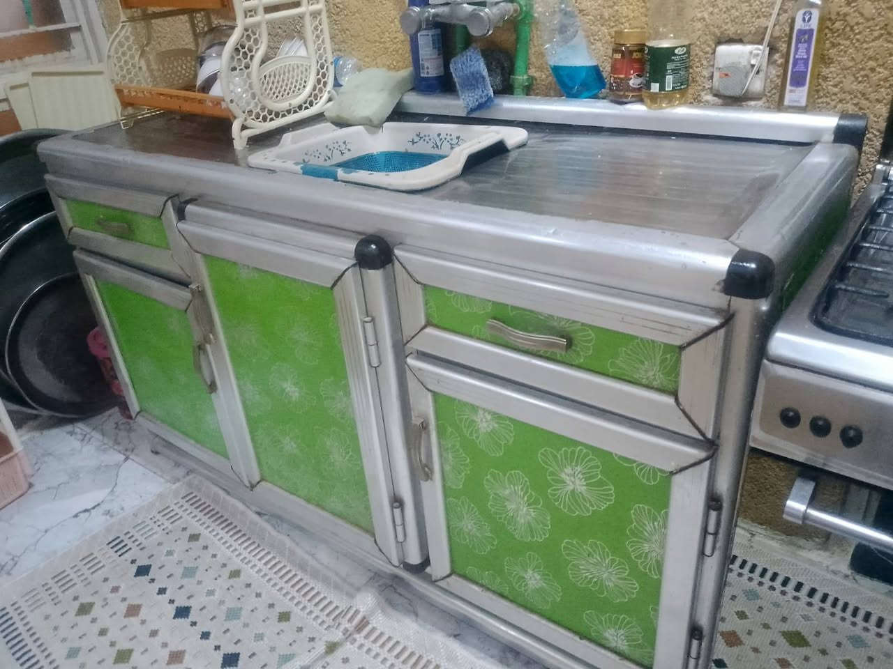 سلام عليكم كونتر للبيع المعرض مترين والكونتر التعليك مترين و سنك متر ونص السعر 250 الهاتف *********** مكان جسر ديالى القديم
