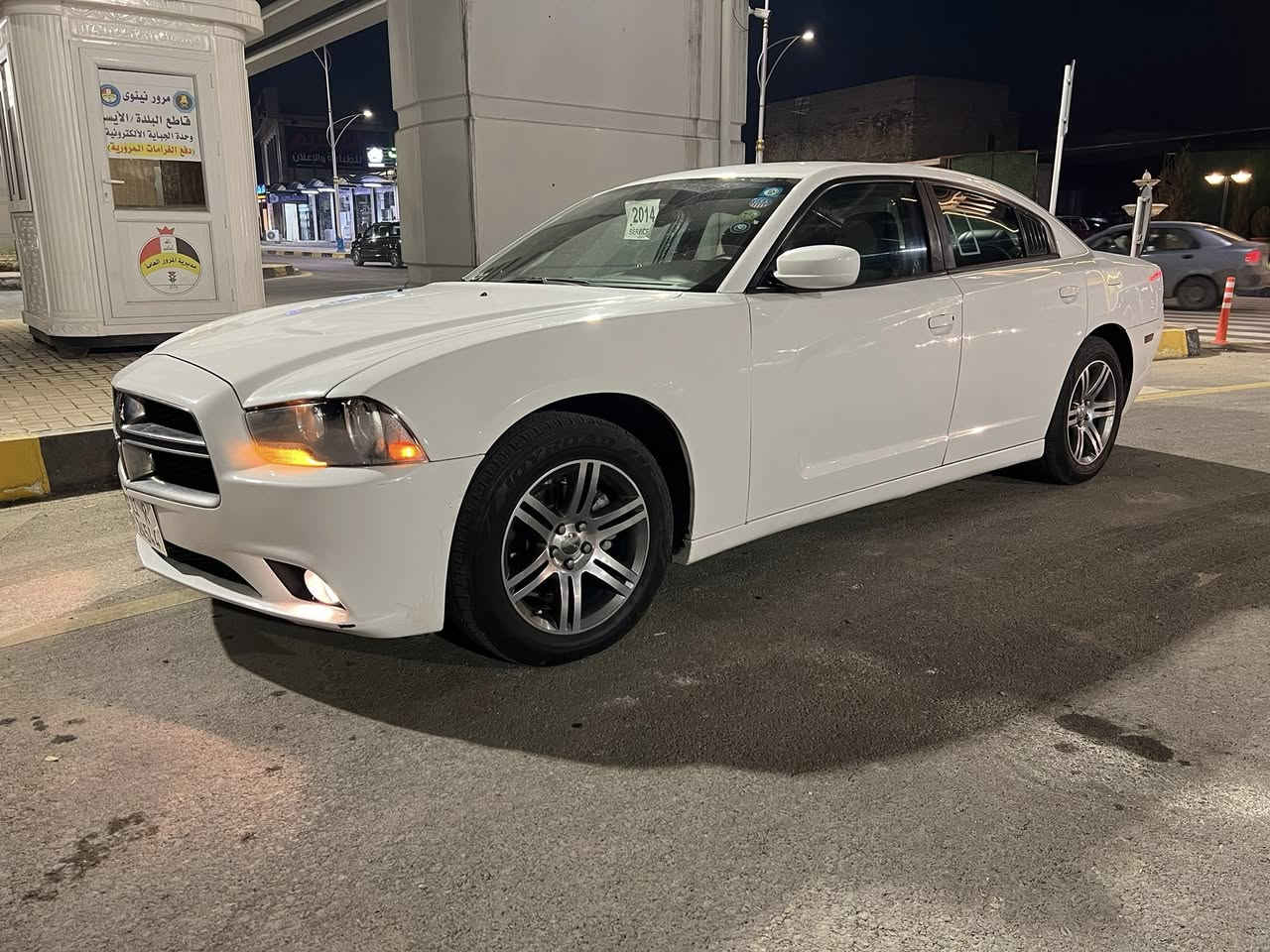 السلام عليكم
جارجر 2014

رقم بغداد مشروع وطني بأسمي هزه جديدة رقم دولي السيارة ضررها بوند وجاملغ سرقة بأمريكا وبيها جاملغ وباب النفر صبغ اثر شخوط كير مشدود جديد مع اكسل جديد ومنضومة تبريد طخم ويل كب وتاير شادهن جدد كابون بانزين داخل لونين شرط التحويل 

السعر 155 

تواصل واتساب ***********
