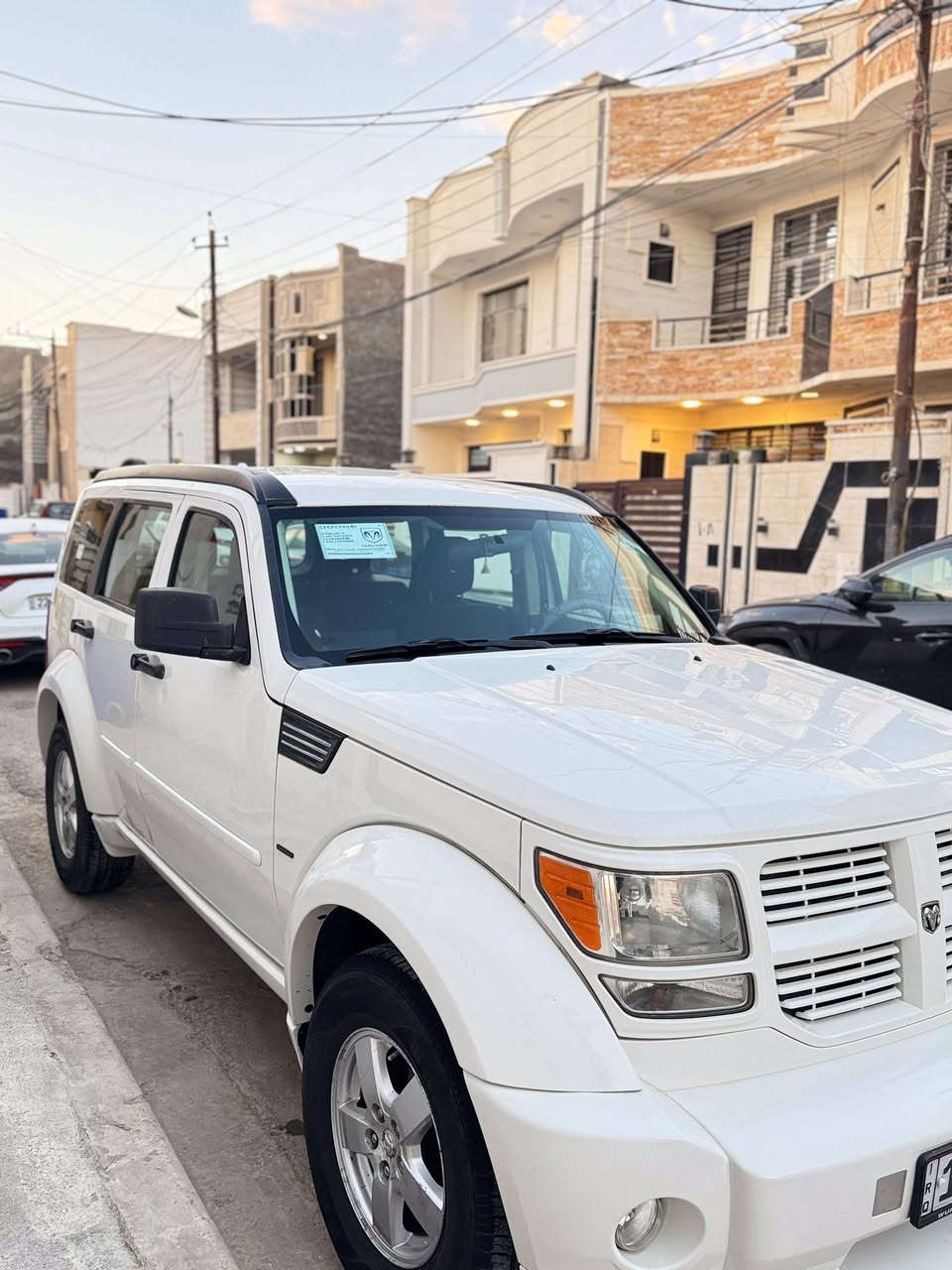 السلام عليكم دوج نترو 2008 مكفولة كفالة عامة من الصبغ والضربة والبارد سيارة جديدة كلش محرك وكير جديد ومكفولات حجم المحرك 3700 صدر خلفي امامي جديد لوك تخم تاير قبل اسبوع شادة تبريد ثلج منظومة كاملة سيارة متعوب عليها ما تصرف عليها الف دينار رقم جديد وهزة جديدة تحويل ثاني يوم السعر 95 وبيها مجال بسيط مكاني بغداد الدورة ابو الطيارة الاتصال ***********
