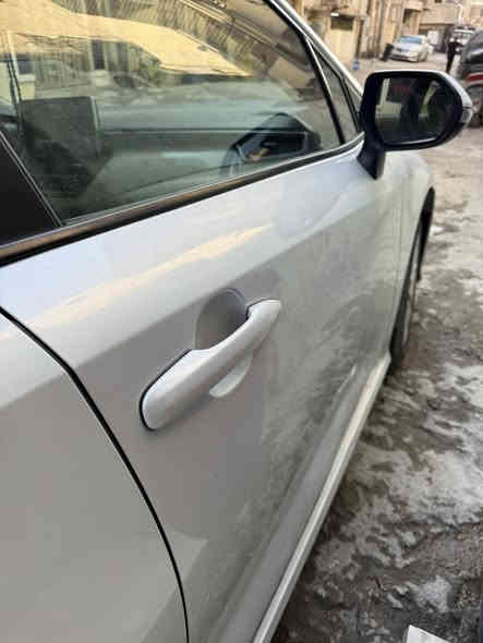 السلام عليكم كورولا 2023 شركه ساز  فول مواصفات عده الفتحه السياره بيها بارد باب الصدر والباقي موضح بالصور ماشيه 88 الف  السعر 175 للتواصل على الواتس اب ***********
