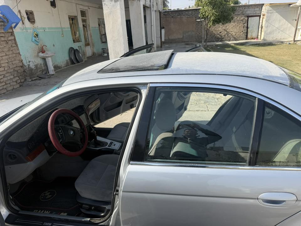 بي ام صقر موديل 2000 رقم بغداد لل30 بسمي تويل ثاني يوم مواصفاتالصغر معروف  فول وحد علا واحد كله بشرط فقط صبغ عام للجماليه مكانه صلاح الدين سامراء *********** السعر 120 بيه مجال شويه وكلشي اكو بل سوك
