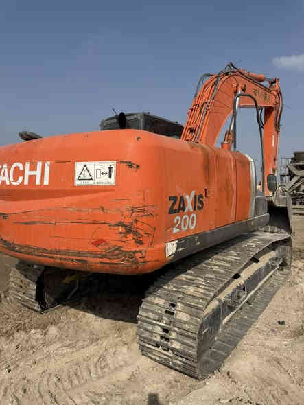 سلام عليكم زت ثري للبيع موديل 2011 كفاله عامه من كلشي 
مني فيس دخول جديد صار شهر مشتغله 8 ايام بل عراق عدد ساعات العمل 8600 الف للاستفسار ***********
