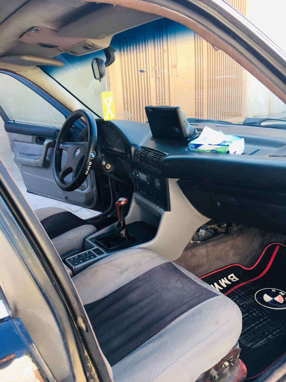 بي ام 525 موديل 1990 اصل بليته وسنويه
كير عُاَدّيَےّ  مكينه مفتوح 
كير ومكينه كفاله حداديه 80% 
تبريد مفصول رقم نجف داخل اسود ورصاصي شاشه كار بلي
فتحه سقف جام اوتو كشنات كهربائي بيها تكحيل خفيف واضحات بلصور  تريد تحويل وكاله جاهز السعر 37$ وبيها مجال
موجودة داخل كربلاء 
+964 782 879 6150
