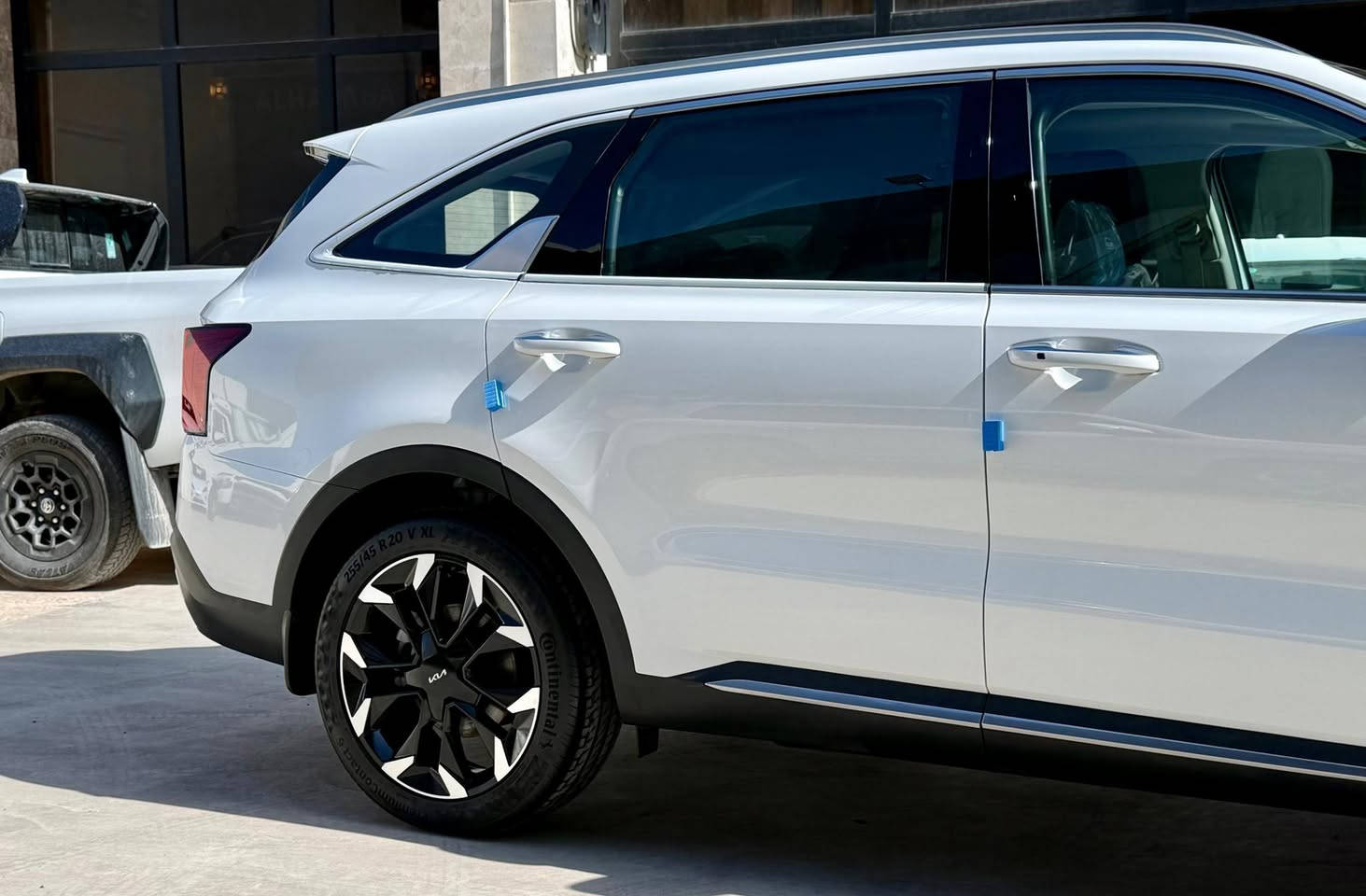 السلام عليكم
للبيع او مراوس 
سورنتو 2025 وكاله نيم 
السياره مكفوله كفاله عامه 
✔️ماشيه 12 الف 
✔️بانواما 
✔️داتاشو 
✔️7 رتكب 
✔️6 سلندر 
✔️كامرتين
✔️ويل 20 
✔️رقمها بغداد باسمي تحويل مباشر
مكانها بغداد …***********
***********
