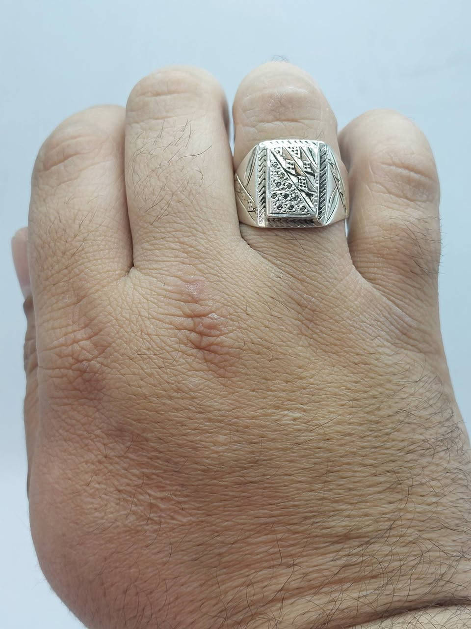 خاتم فضة 10 ماسات ناعمات قياس 26 بغداد ***********
