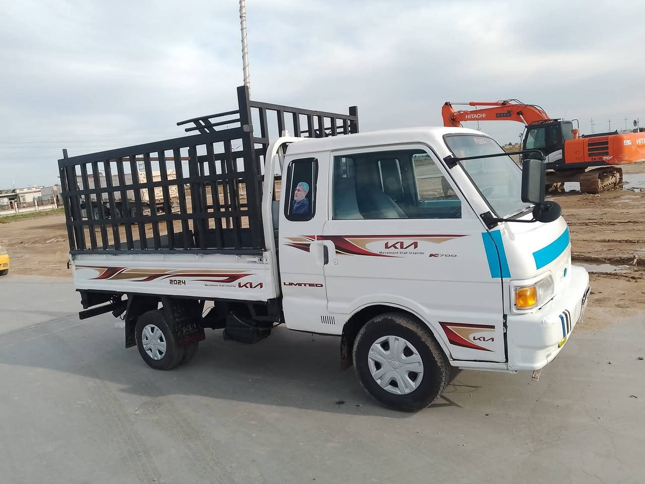 كيه بنكو موديل 96 للبيع سياره جاهزه كير مكينه اكسن

 حداديه طخم تاير كهربائيات كلها شغاله صبغه جديده 

 دوشمه جديده باتري جديد سلف جديد باور جديد شاصي

 مكفول تحويل مباشر رقم بصره مكان السياره ذي قار
  السعر 45 وبيها مجال
***********
