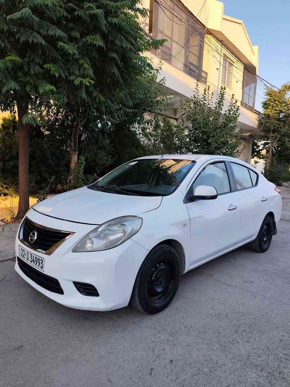 نیسان سەنی ٢٠١٤ 
بێ بۆیاخ 
٤ تایەی تازەی لە ژێرە 
بەرگە کوشنی تازەی تێ گیراوە
تەبرید سارد و گەرم بە شەرت
سەیارەکە کامل جاهیزە 
سعریشی ( 77 $ ) کەمێک مەجال 
***********
*********** رانية, السليمانية
