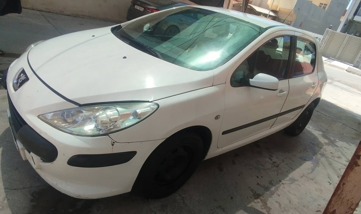 بيجو 307 موديل 2006  تبريد باسمي السعر 58 وبيها مجال بسيط 
باقي التفاصيل ***********
***********
