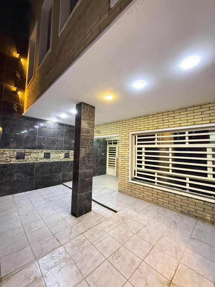 للبيع✅
176م        20x8.80
🔶بناء مسلح نظيف جدا
يحتوي على استقبال+صالة+غرف نوم عدد(3)سويت

الموقع📍الشعب-خلف النادي العربي
الموقع ممتاز قرب الشارع العام

مكتب الثقة للعقار
حي اور-شارع نادي النفط-مقابل مركز سناريا لطب الاسنان
***********📳
***********📳
