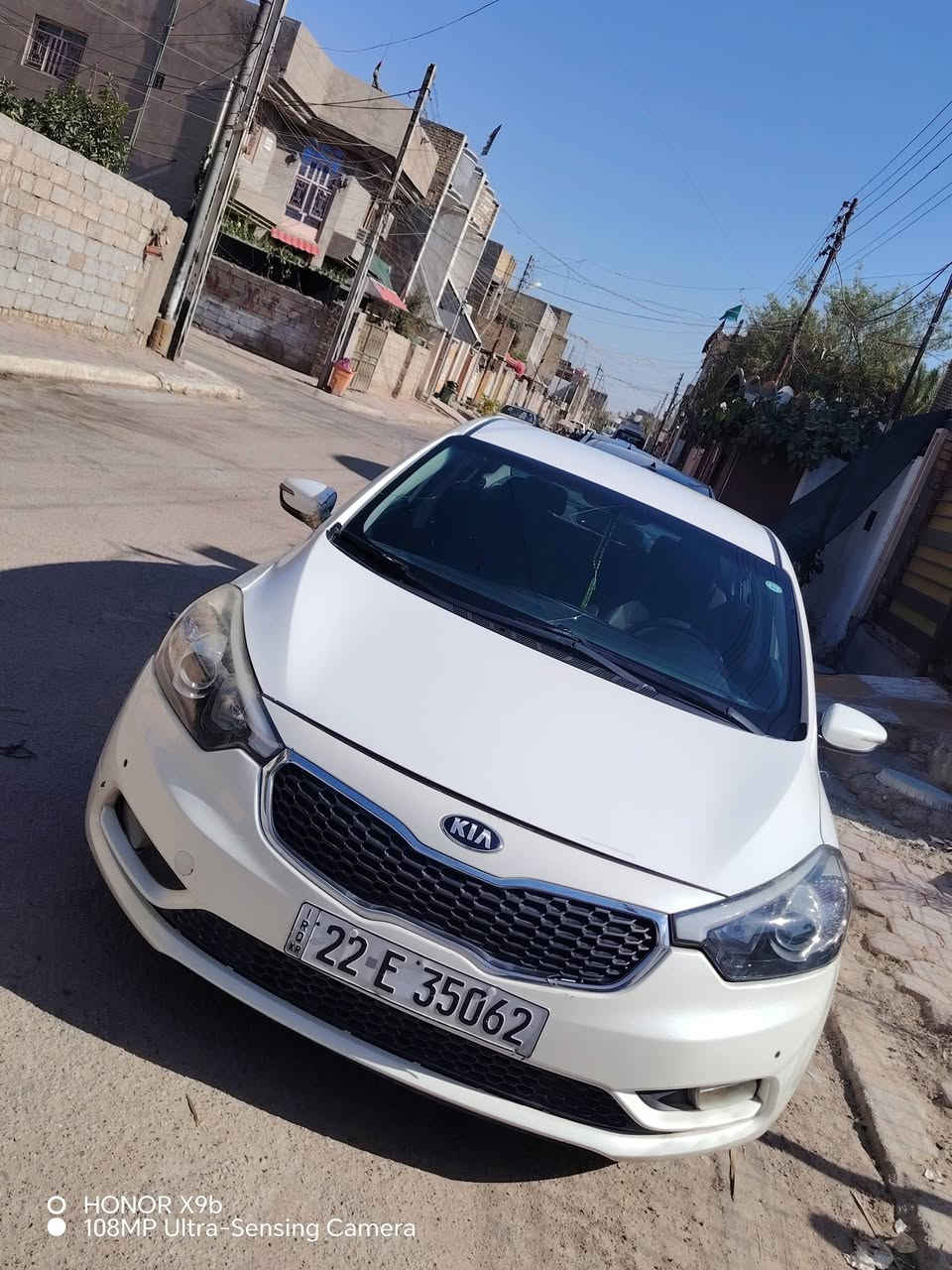 السلام عليكم سيراتوو موديل ٢٠١٤ خليجي تخم تاير جديد بالجيس تبريد ثلج وياله جدد كير مكينه خير من الله بشرط اذا سمعت دوانز ترجع السياره والبانزين كله عادي شلعه او معدل يخبل ودك جرص بال 120 مكينه ١٦٠٠ دوش بيها خشم الجاملغ ع كد اقل من شبر صبغ او بيها ربع الباب مال صدر بيها صبغ بس بدون اي داخل والله السياره مال بيت او صدر امامي خلفي كله جديد السعر 104 ماصور اكو هيج سعر بهيج نضافه مكاني المحموديه *********** هاذا رقمي
