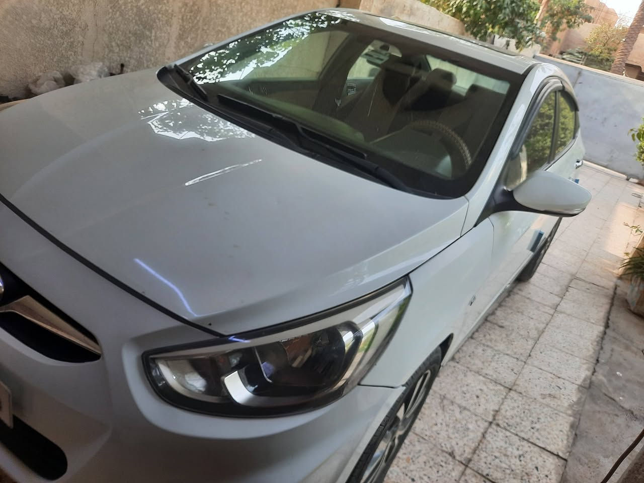 اكسنت ١١ خليجي فول مواصفات ٣قطع صبغ جاملغ خلفي وباب وجاملغ أمامي بدون دواخل ماشيه ١٦١الف ت*********** السعر ٩٢ مكان السياره الغزاليه بأسمي
