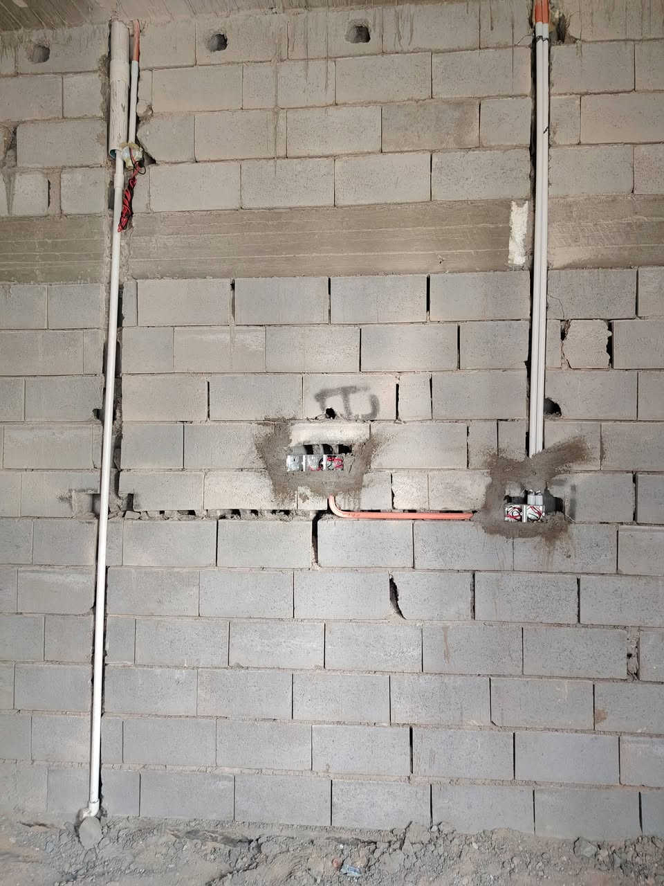 اللهم صلِّ على محمد وآل محمد
السلام عليكم.. جزء  من شغلنه حفر +تثبيت بوكسات+بوري+تسليك في نفس الوقت.. 
تحياتي الجميع رقم الهاتف ***********البصرة
