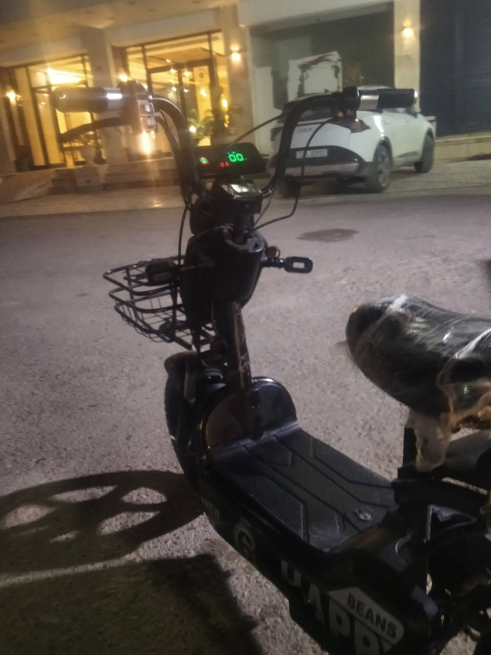 سلام عليك
دراجه شحن للبيع جديده نضيفه بمعنه كلمه عقل باتريات كلى نضيف وجديد تايرات جديده كلشي شغال مابيها اي نقص حجم14 سرعه50 بطاريات4 مفولات سعر180وبيها مجال بسيط مكان بغداد للستفسار***********
