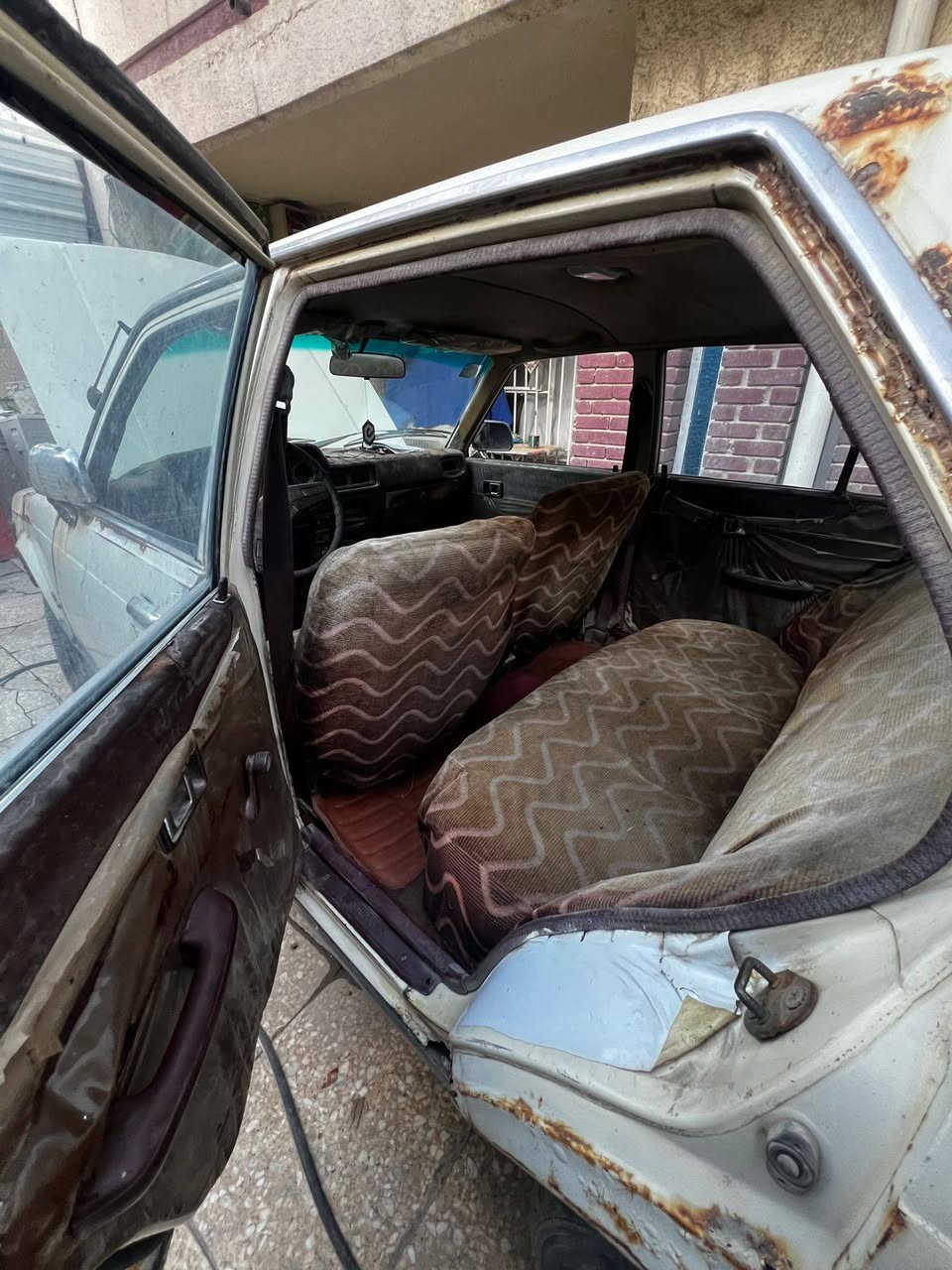 السلام عليكم
كرونا موديل 1979 رقم بغداد  باسمي كير محرك اكسل ممتاز تدفىة تبريد شغال كهربائيات شغاله تخم تاير بيها خياسات السيارة بلاديةالسعر 25$ العنوان بغداد رقم الهاتف ***********
