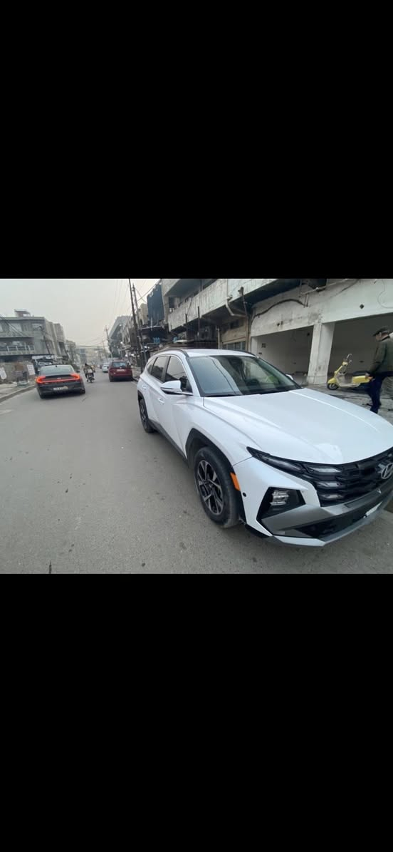 سلام عليكم
سياره توسان للبيع موديل ٢٠٢٥ سياره وارد امريكي 2 ويل مواصفات بصمه تشغيل عن بعد رادار امامي رادار خلفي نقطه عمياء كشن تدفئه وبيها بعد مواصفات 
الاستفسار / ***********
