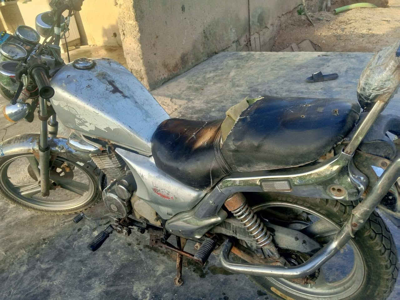 السلام عليكم دايلم للبيع  225وبيه مجال قليل***********
