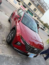 عندي توسان أمريكي موديل ٢٤ فول الفول كامرات لون ماروني ماشية ١٢ الف دف...