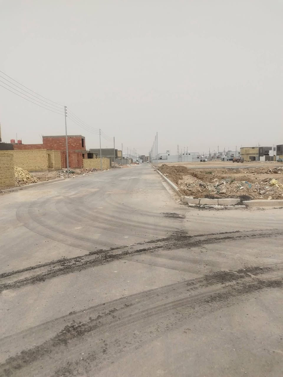 هيكل للبيع//داخل مجمع الخير السكني/طابق ونصف/

المساحه 200/

تفاصيل اكثر//

ط1-غرف نوم 2/ وصاله/ ومطبخ/واستقبال/وصحيات/وكراج سياره/

ط2-غرفه كبيرة/وبيتونه/

ملاحظه الهيكل حر ما مطلوب

***********
