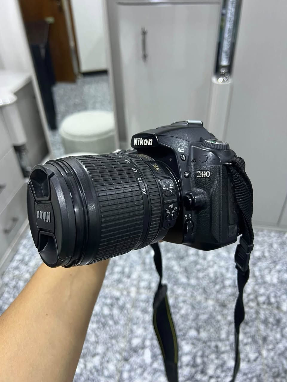 للبيع Nikon D90 ويا عدسة 18-105
بطارية + شاحن
جسم نظيف وتشتغل طبيعي
لكن بيها خلل بالشتر، من تاخذ صورة تطلع سوداء 
بيعها على وضعها 
قيم وخذ


**إذا كنت صاحب هذا الإعلان وتريد حذفه لأي سبب، رجاءا أرسل رسالة إلى الدعم الفني**
