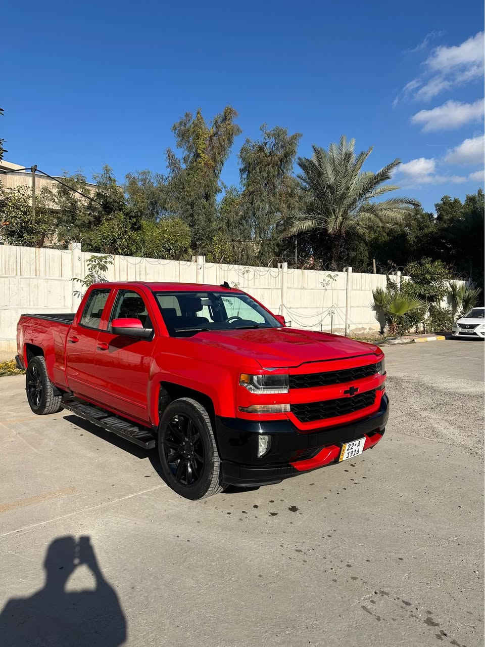 السلام عليكم 
للبيع سلفرادو ٢٠١٩ لون احمر رقم اربيل مميز بأسمي السيارة تحويل مباشر وارد امريكي 

محرك ٥.٣ لتر ٨ سلندر يشتغل اقتصادي ٤ سلندر بالطرق الداخلية، ماشية ٦٦ الف 
حادثها اربع قطع ومتوفرة صور الحادث السيارة

المواصفات: شاشة كبيرة لمس و ايضا تدعم car play ، كاميرا خلفية، ٣ انظمة للقيادة ، لايت ليد ، كير تعليك ، تحديد سرعة ، اوتو بريك عند الصعود او نزول 
السعر: (17,000 الف دولار) (دفتر و سبعين ورقة)
للتواصل: *********** بغداد, العراق
