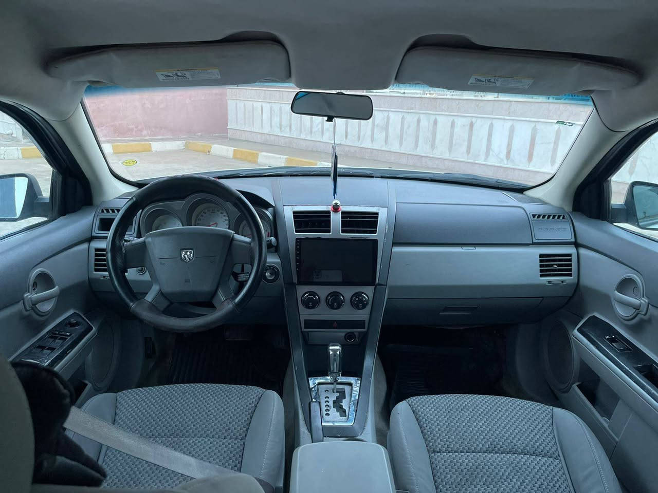 للبیع او مراوسة
رقم تلفون : ***********
رقم بي واتساب : ***********
سعر البیع : 71 ورقە ومجال بسیط
علیها غرامە : 500$ دولار ینزل من سعر
للبيع دوج افنجر موديل 2008 محرك 4 سلندر 
حجم المحرك 2400 گير محرك تبريد شرط طخم تايرات جدد كهربائيات كلها شغاله تحويل وغرامات شرط رقم وسنويه وهزه جديد السياره باسمي تحويل مباشر السياره بيها 3 قطع صبغ بدون دواخل ايرباكات وشواصي مكفوله السياره جاهزه دينار ما تصرف عليها مكان السياره قضاء عقره بين اربيل ودهوك اكر, نينوى
