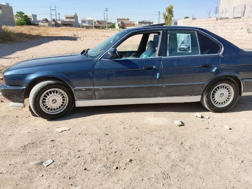 بيم موديل92كيرمكينه بشرط مكينه 525كيرعادي بخ الجماليه داخليه حيل حلوا جام كهرباي4تايه خفيف عندو واجيها كتاب مال دايره كامل موجود ساحب بل موصل بس ماعرف لا رقم لا مكان هيج ابيع بشرط مابي ماشاكل مابي حدز سياره حيل نضيفه سعر 20مجال خفيف***********واتساب أربيل, العراق
