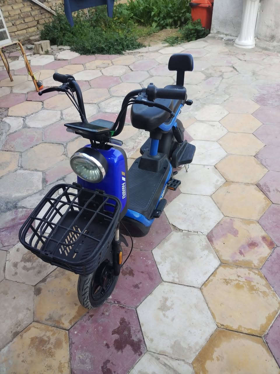 سلام عليكم  دراجه  شحن  للبيع حجم ١٤  مابيه شي  مكفوله  سعر ٢٥٠ بيه مجال مكانه بل حريه


**إذا كنت صاحب هذا الإعلان وتريد حذفه لأي سبب، رجاءا أرسل رسالة إلى الدعم الفني**