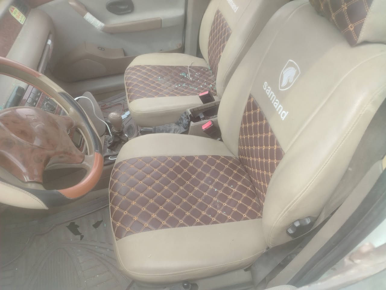 السلام عليكم سمند للبيع موديل 2012 على حادثها للاستفسار ***********
