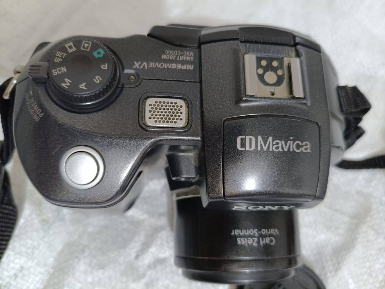 كامرة سوني قرص
فخر الصناعه اليابانيه مع كافة ملحقاتها 
كارتونه 
كتلوك 
قرص تعريف 
شاحنة 
بطاريه 
فيشة عرض 
نظيفه جدا اخت الجديده 
للحجز والاستفسار مراسلة الصفحه..


**إذا كنت صاحب هذا الإعلان وتريد حذفه لأي سبب، رجاءا أرسل رسالة إلى الدعم الفني**