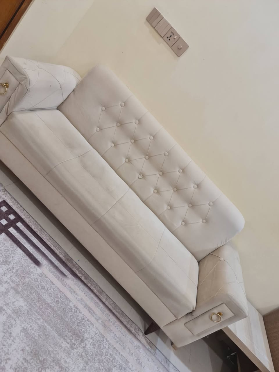 تخم كامل ٣ كرويتات و٢ كراسي
زائد تلبيسة جديدة 
زائد ٤ طبلات 
كلهن ب ٢٥٠ قفل
بيع مستعجل مستعجل


**إذا كنت صاحب هذا الإعلان وتريد حذفه لأي سبب، رجاءا أرسل رسالة إلى الدعم الفني**