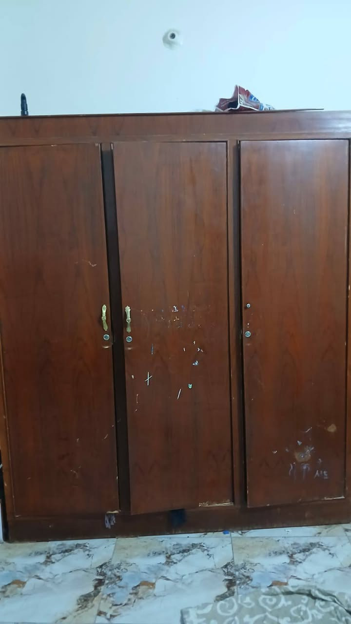 اللبيع صاحب الغراض ***********
