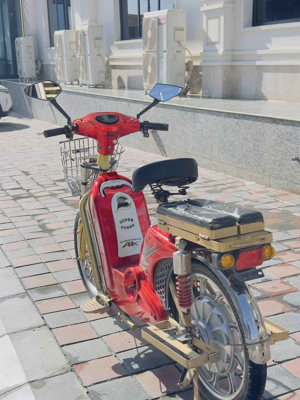 يالله 🧡
السلام عليكم 
دراجه الأخوين للبيع حيل نضيفه 
5 بطاريات شديتهن قبل ٤ اشهر 
الزيتوني الأصلي 
مكانه الفلوجه 
السعر 300 وبي مجال 
رقم:***********
