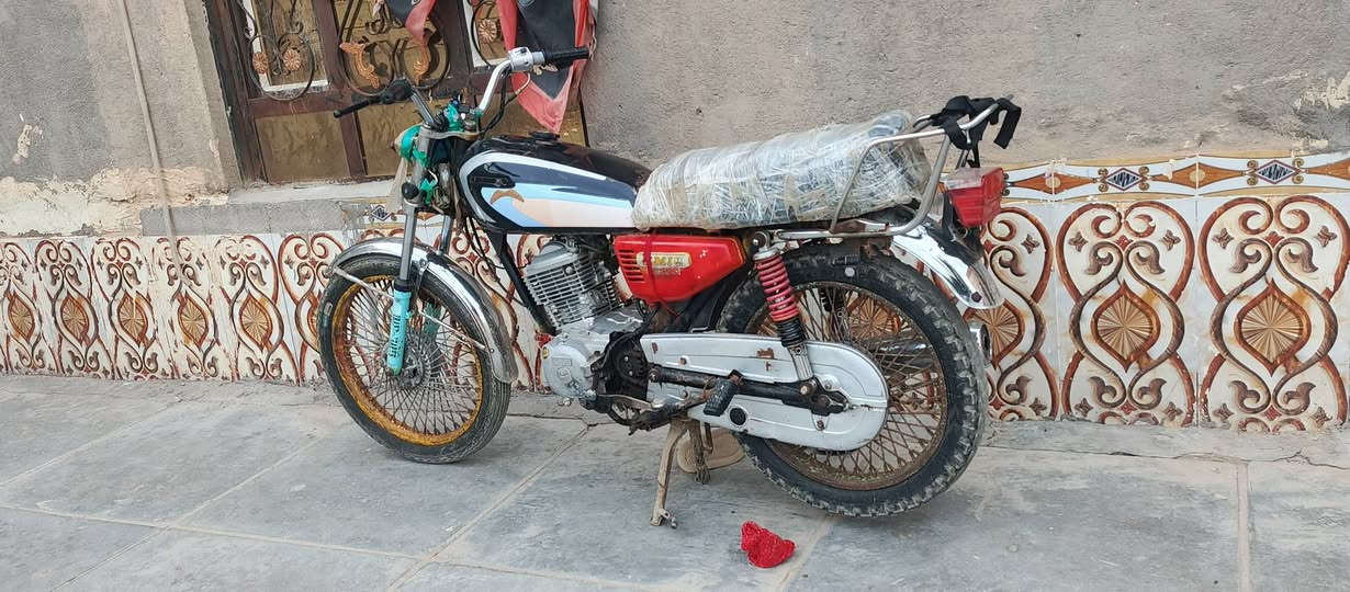 دراجه ايراني للبيع موديل 21ادوات ادوات.  كهربائيات شغاله. محرك كارتون. السعر 300وبيه مجال قليل. متواجد خاص. العنوان ناصريه قضاء سيددخيل


**إذا كنت صاحب هذا الإعلان وتريد حذفه لأي سبب، رجاءا أرسل رسالة إلى الدعم الفني**