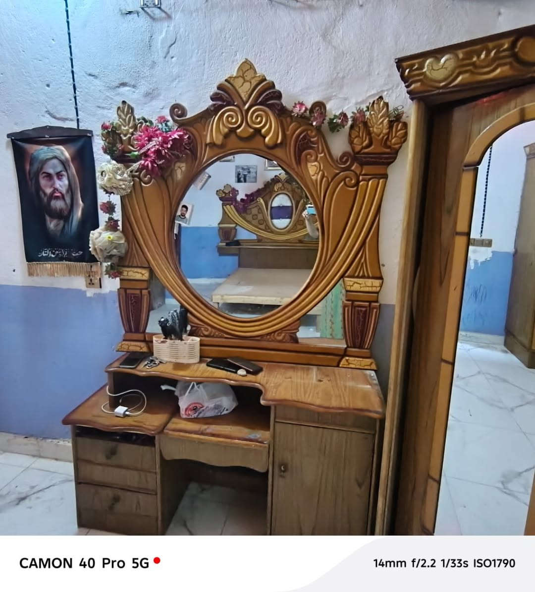 السلام عليكم غرفه نوم للبيع. مستعمله  جديده اي تلف مابيهه. باقي آخر قطعه عندي  للستفسار. اتصل ***********
