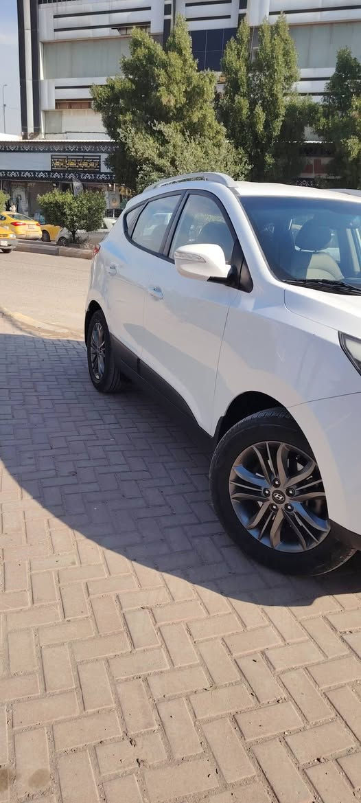 هيونداي توسان موديل 2016للبيع
سلام عليكم توسان موديل 2016للبيع 

مواصفات عاديه 

السياره جاهزه ما بيه اي نقص 

ماشيه 160km

بيه صبغ جاملغ خلفي و بارد بل باب اثر شخط

السعر 15900

مكان السياره بغداد الوزيريه معرض خيرات بغداد المركزي 

للستفسار ***********
