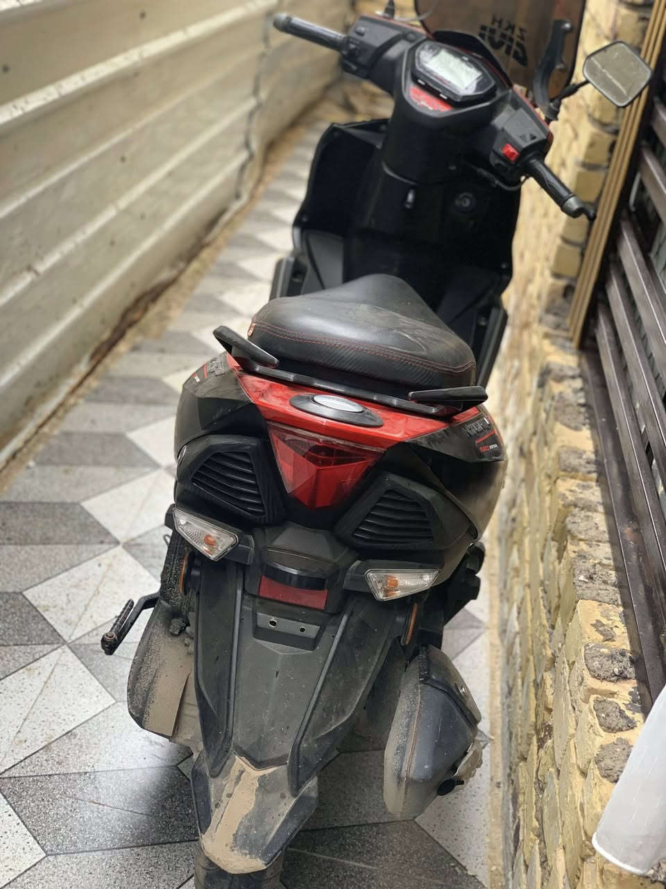 دراجه للبيع مكفوله كفاله عامه 
***********
