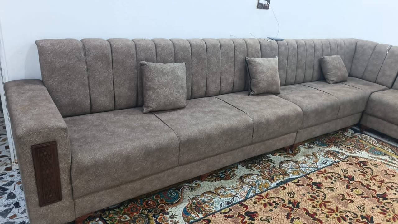 سلام عليكم ديوان جديد مامستخدم ٧ أمتار شغل درجه وله مكاني حله شارع ثمانين مال كربله سعر ٥٥٠ رقمي ***********
