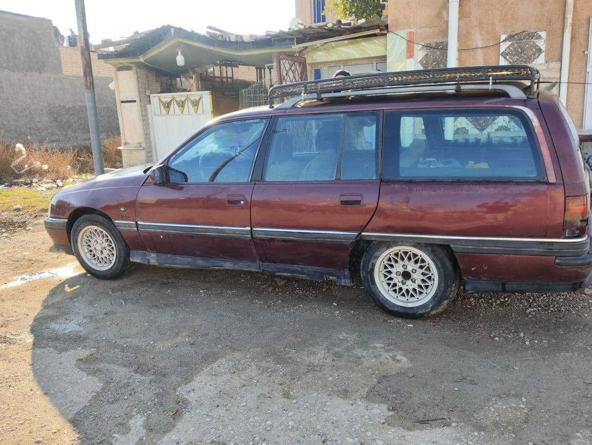 اوبل اوميغا موديل 1991 كير عادي و محرك ٢٠٠٠
 الرقم بغداد و السنوية ٢٩
سعرها ٣٠ ورقة و بيها مجال
مكان السيارة: تاجي/ سبع البور / ٥٠٠٠  
واتساب: ***********
