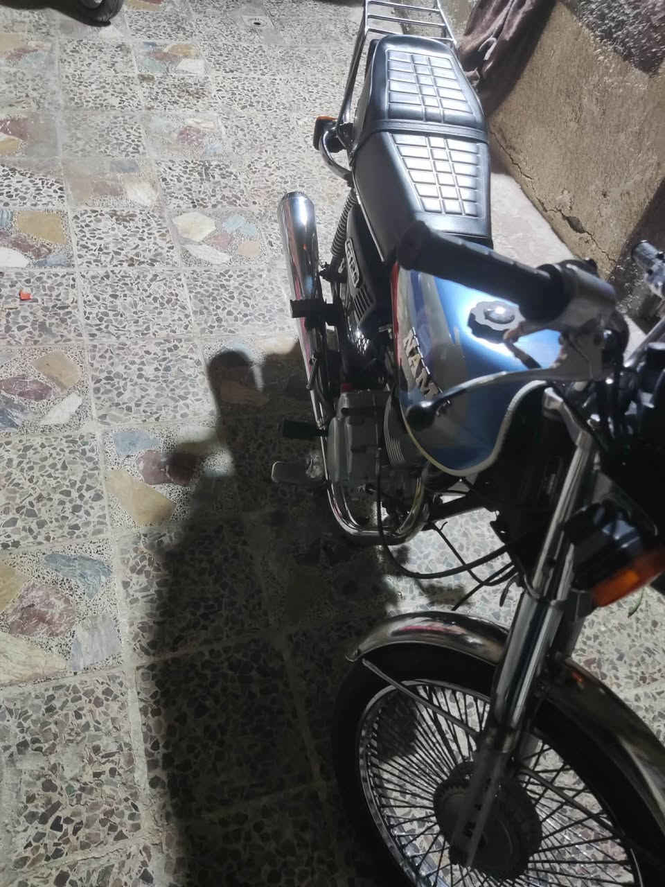 السلام عليكم اربع كير نامه امتياز الدراجه مفتوحه شوفت عينك النضافه موديل ٢٠ اوراق سكنر الدراجه رايده. ب ٤٢٥٠ وبيه مجال مستعجل ع بيعته مكاني حي الوفاء رقمي ***********
