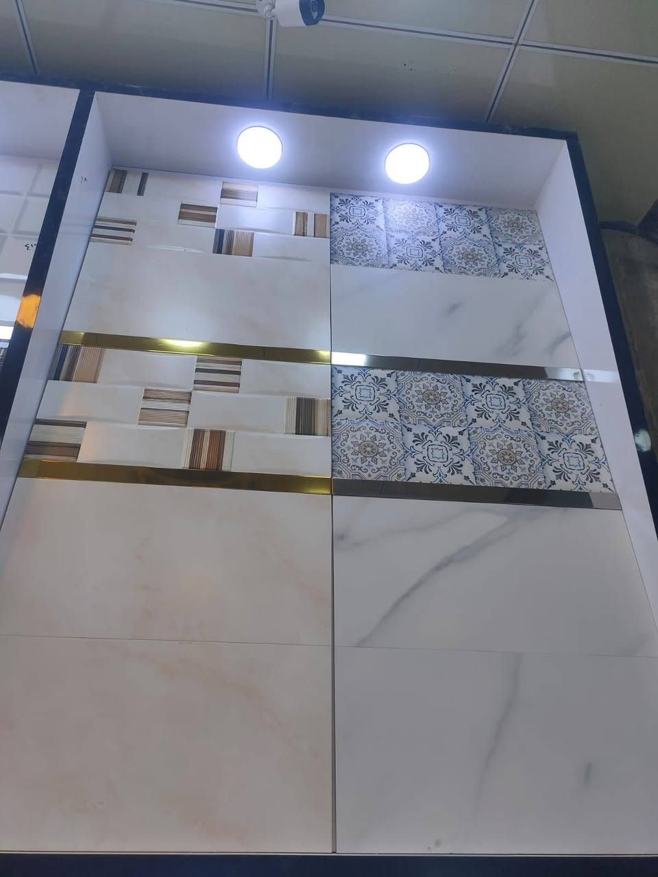 جدران هندي قياس 30*60درجه الأولى 
الرمادي خمسه كيلو دخول الحريه للستفسار ***********
