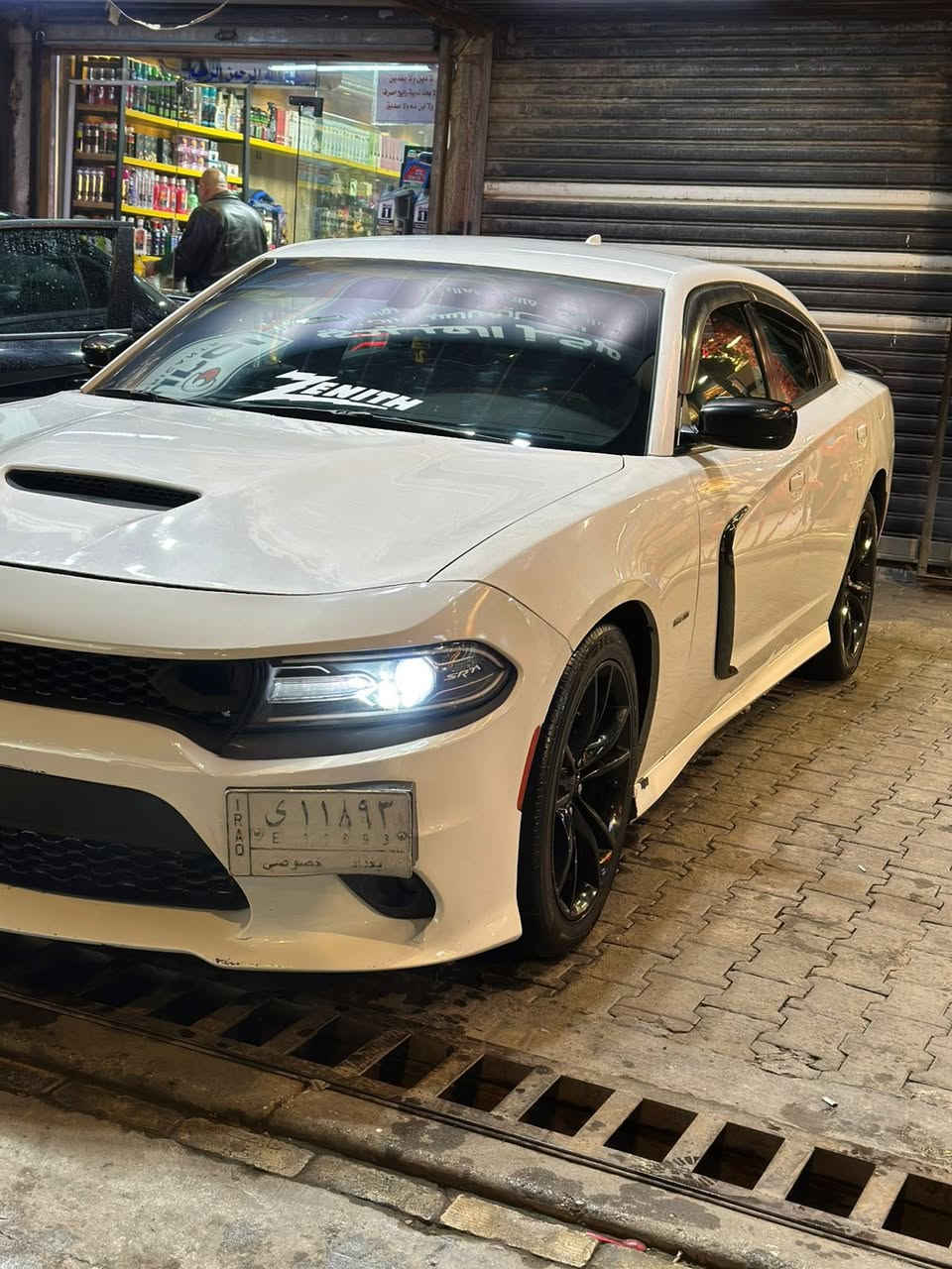 سلام عليكم
جارجر هيمي Rt 
2016 / 8سلندر 
ماشي ٨٥ كيلو متر 
كير مكينه مكفوله
صبغ جاملغ خلفي + بوند محدث مال srt
مواصفات معروفه 
شاشه كبيره كشنات هيتر 
وكشنات حضن 
كامره ٣٦٠ 
لد امامي خلفي 
لايتات زنون 
قطعتين تبريد مواصفات نص فول 
تحكمات استيرن 
شفتات ستيرن 
السعر 
١٦٨ 
بيه مجال بسيط 
*********** 
مكان بغداد / المنصور
