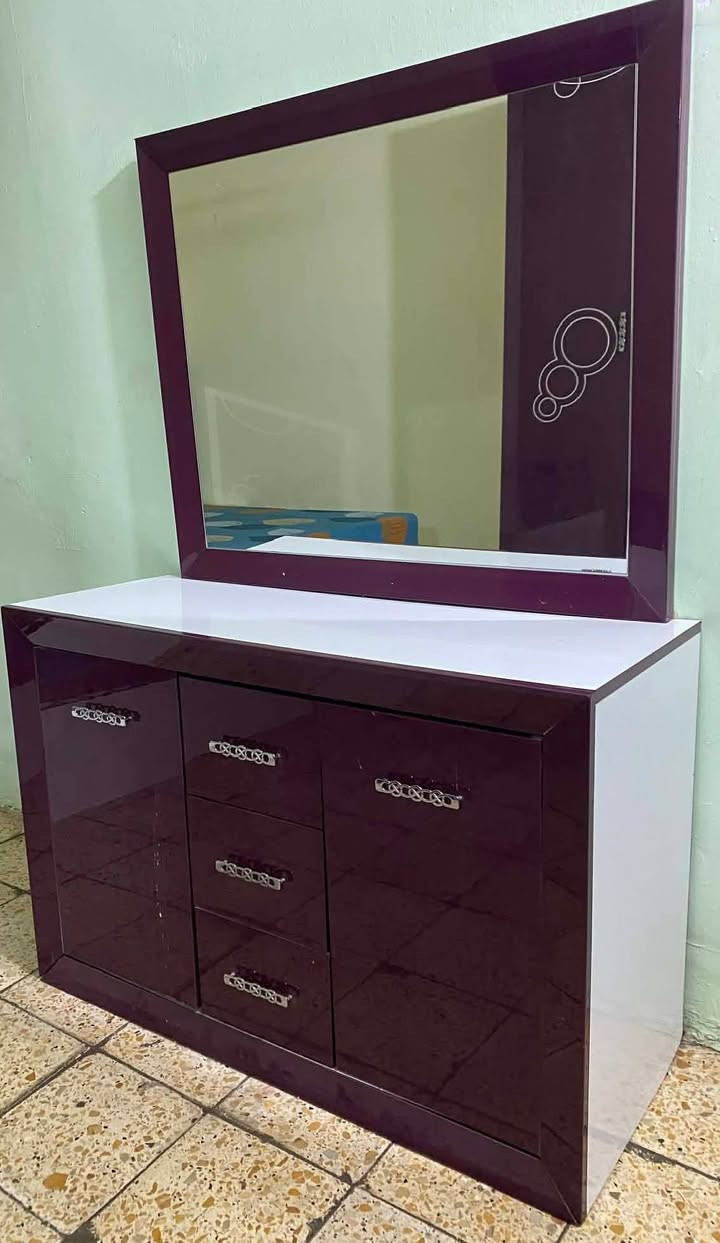 مكاني بغداد للتواصل خاص او وات ساب ***********
سعره 300 بيه مجال
