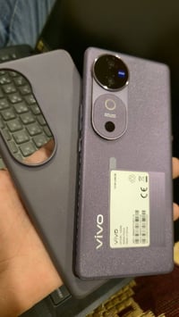 فيفو V40 • سعة ٢٥٦ • استخدام قليل