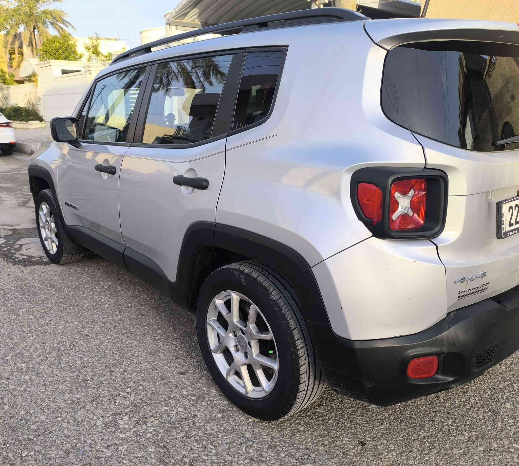 رنجيد موديل 19 فور ويل رقم اربيل انگليزي  بدون دواخل وبدون ايرباك بسعر مناسب 118وبي مجال مكانها ديالى *********** Singapore
